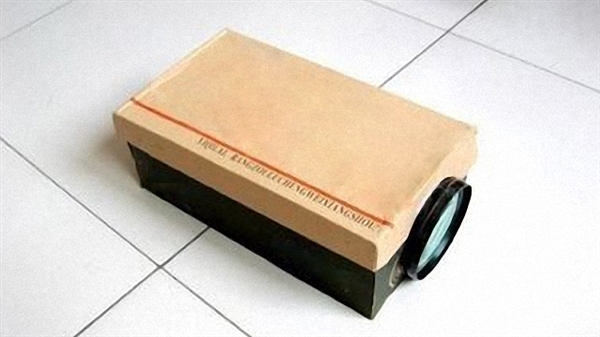 牛人花10元钱自制手机投影仪