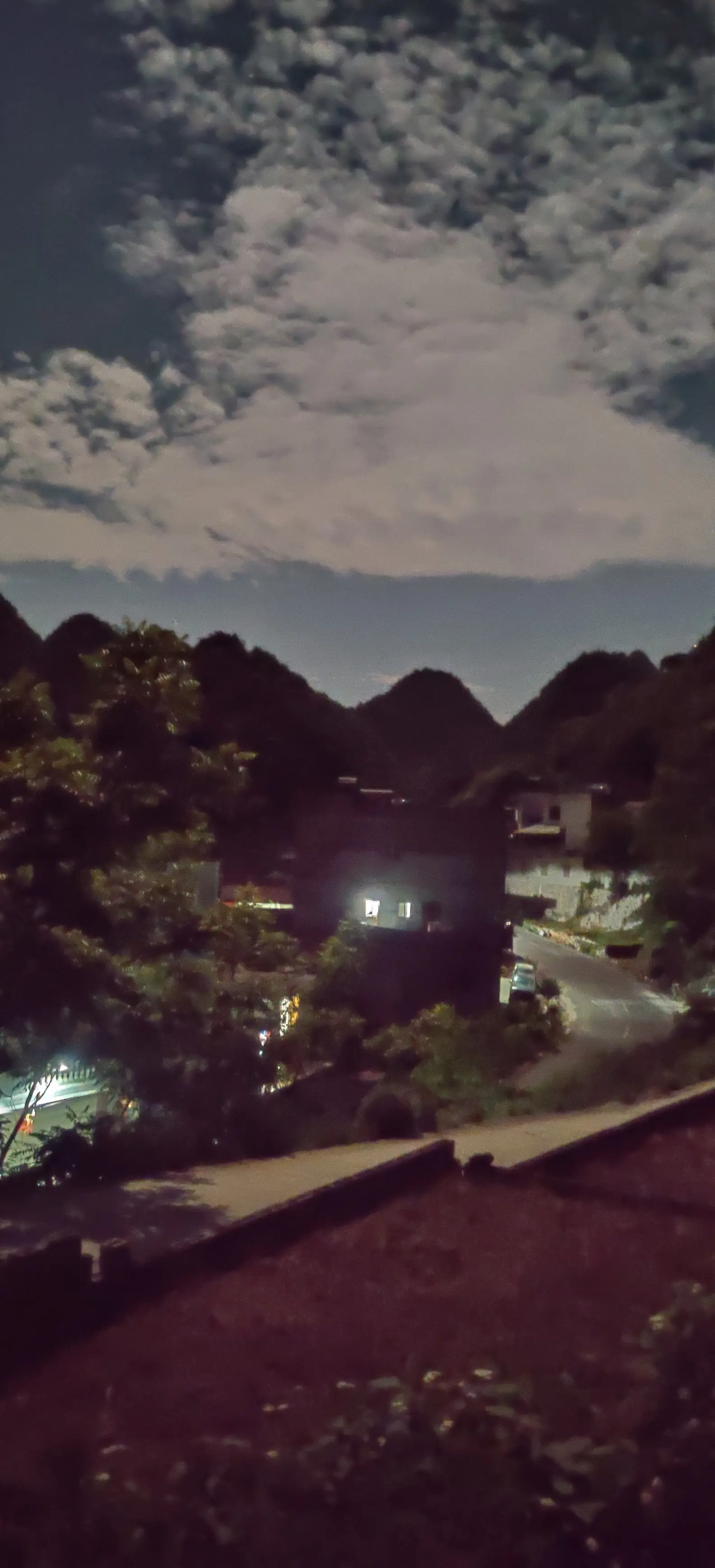 夜晚（使用超级夜景拍摄，时间均为晚上八点以后） 白天 （乡下） 看图。