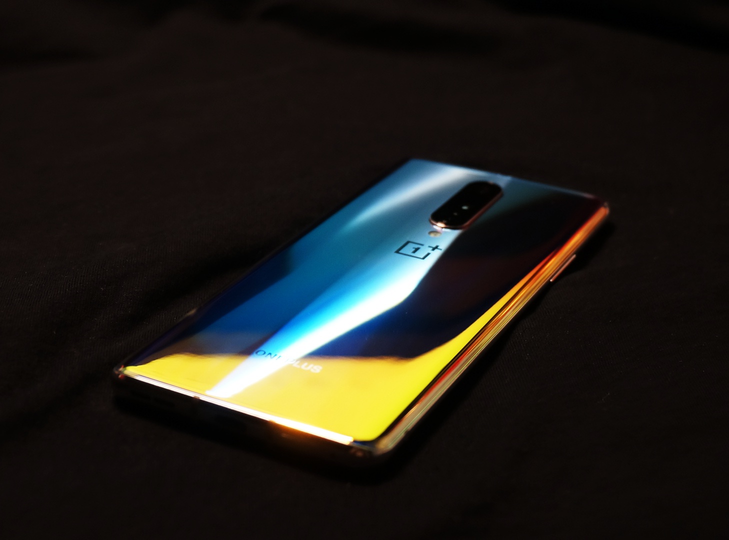 【手机捉迷藏】调皮多变的一加8银翼