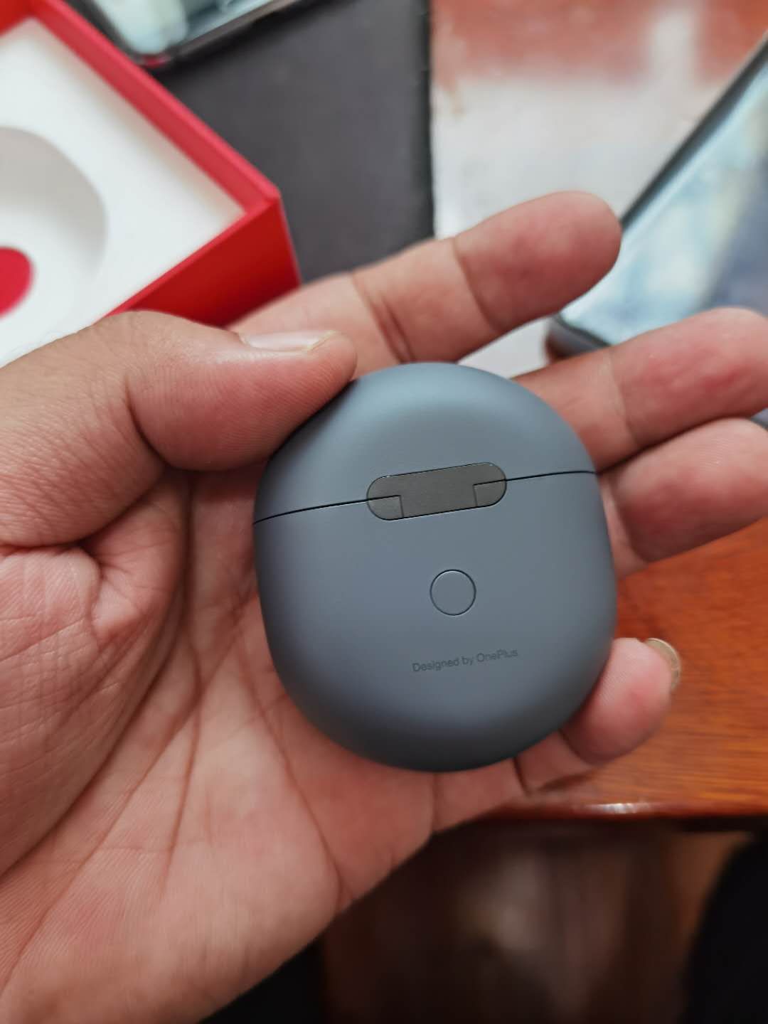 原来buds耳机灰色是这个灰!