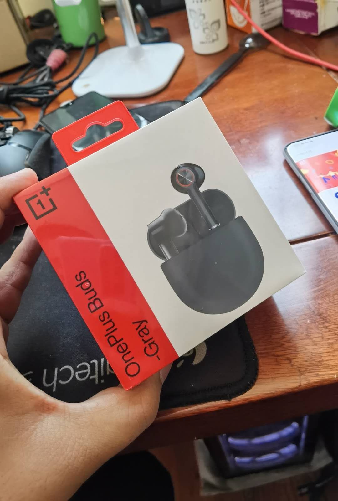 原来buds耳机灰色是这个灰!