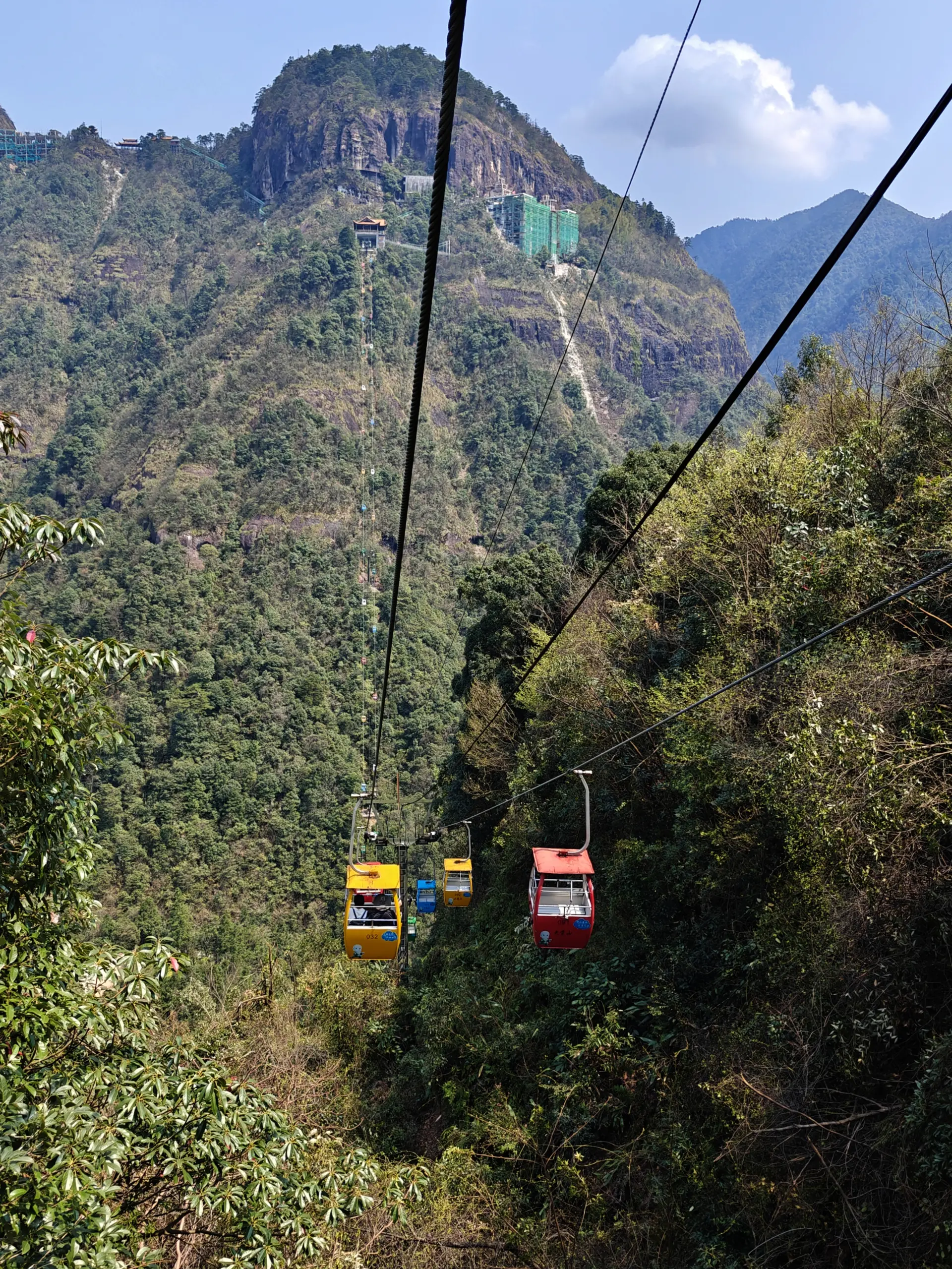 江西大觉山一路缆车免爬山,直上海拨千米的山顶大觉寺