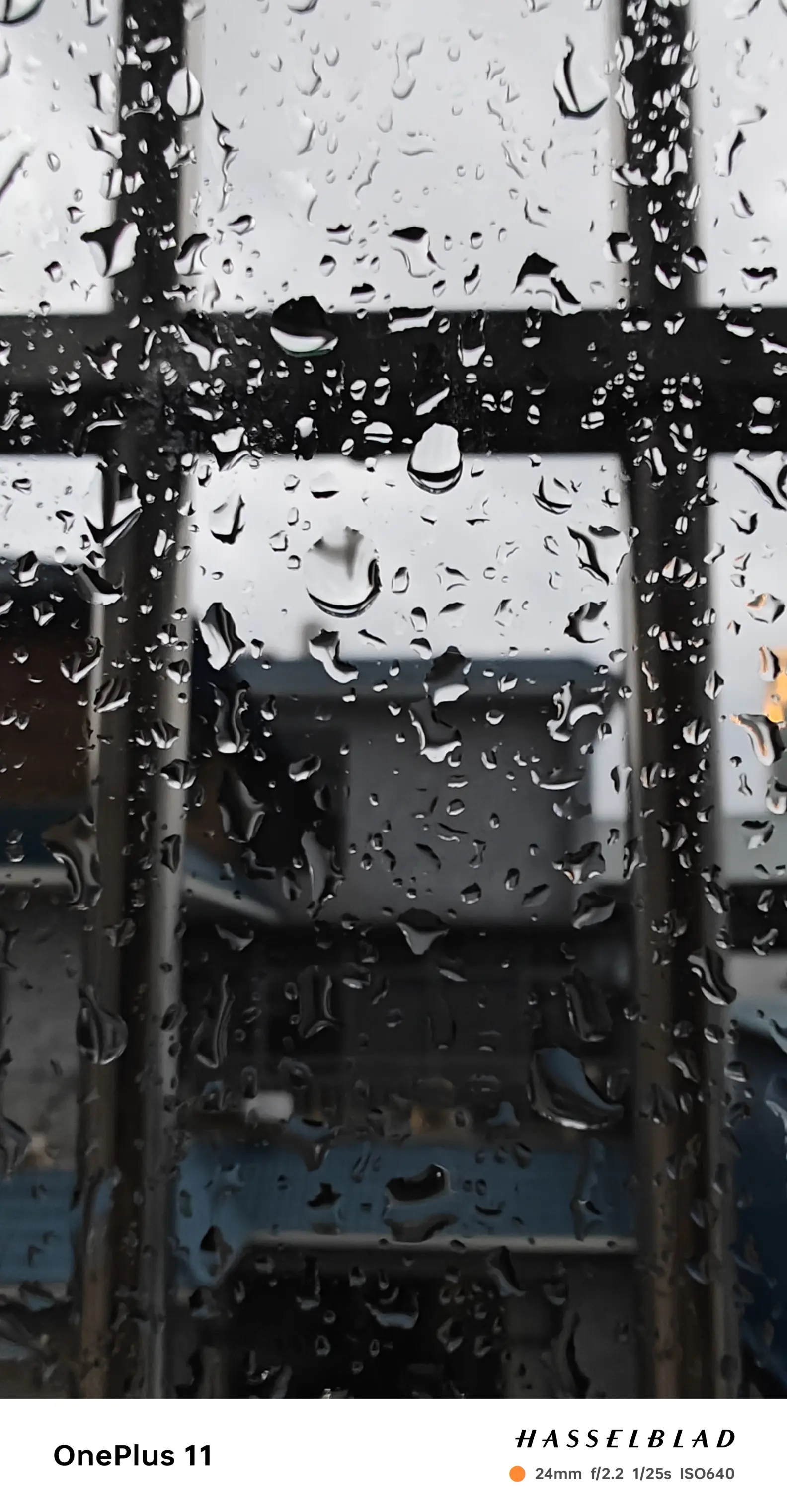 窗上的雨滴