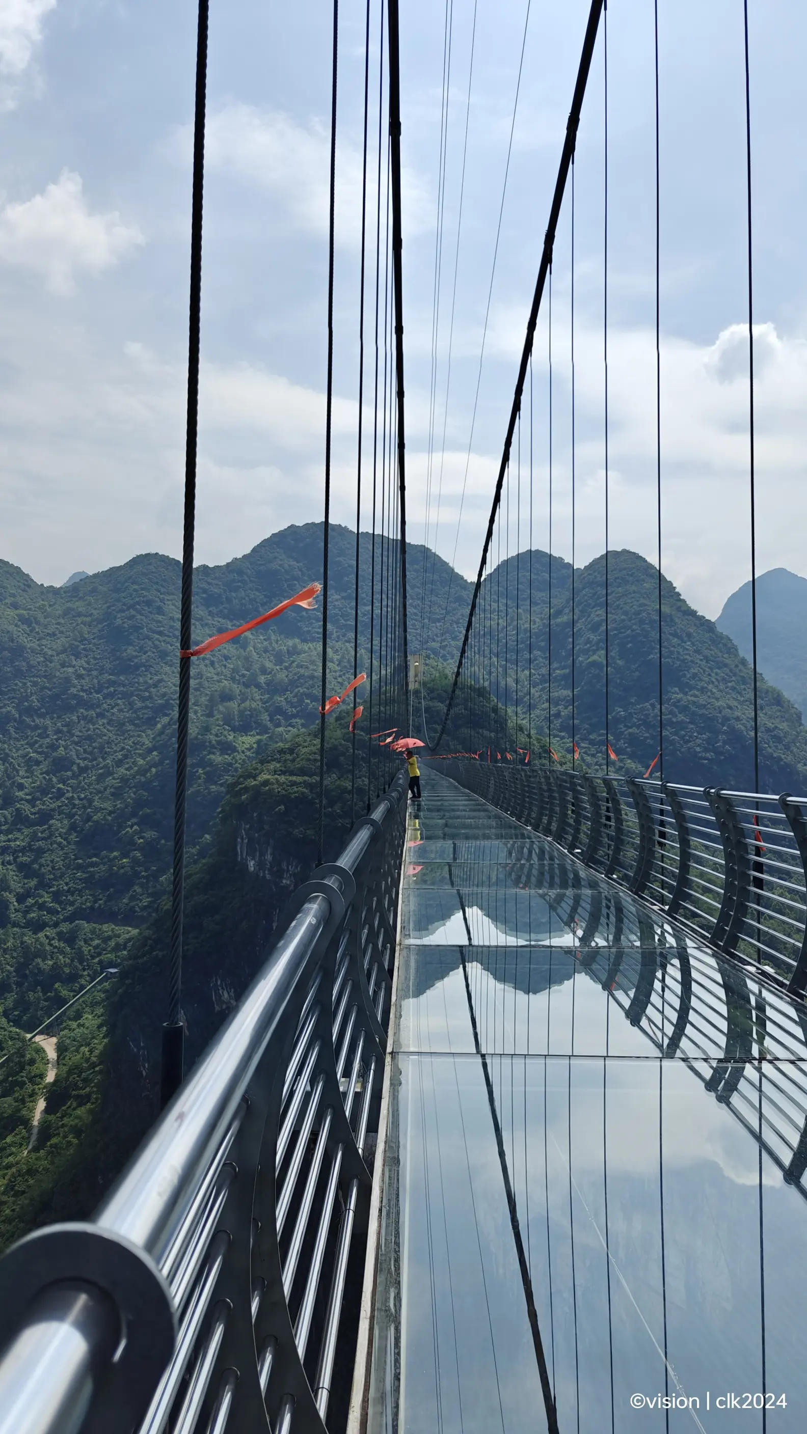 高度488米的玻璃桥