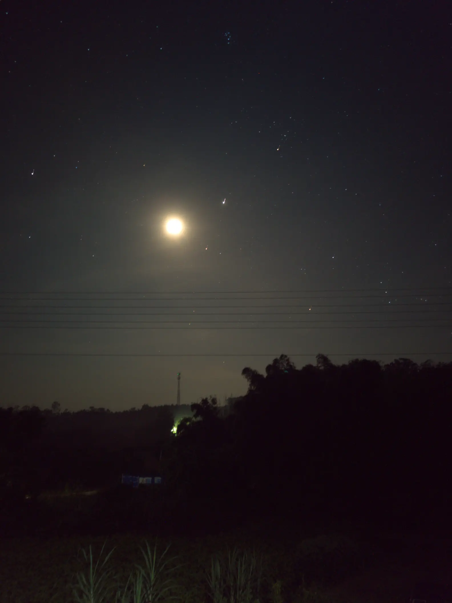 调了好久才把农村星空拍下来,一加ace2pro的拍照参数摆在那,硬件条件